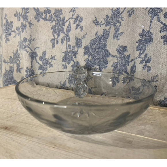 Vintage Etched Glass Butterfly Flowers Nappy Bowl with Handle - Picture 7 of 10